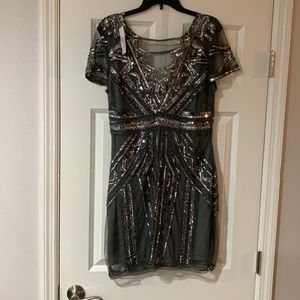 Sequined grey 20’s theme mini cocktail dress